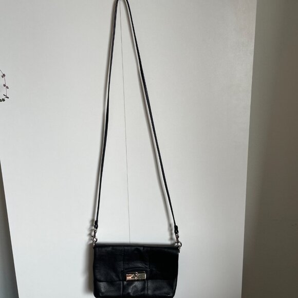 Coach Leather Crossbody Purse with Light Blue Silk Lining - Picture 4 of 6